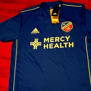 Men Adidas Socer Jersey.......Brand new with tags..